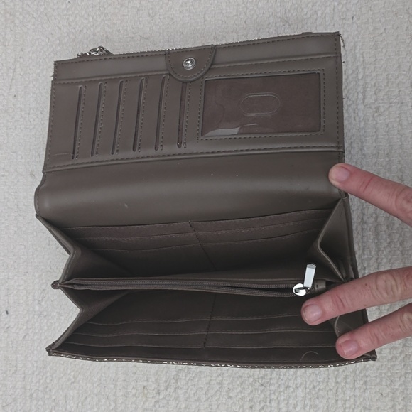 Wallet - Picture 2 of 4